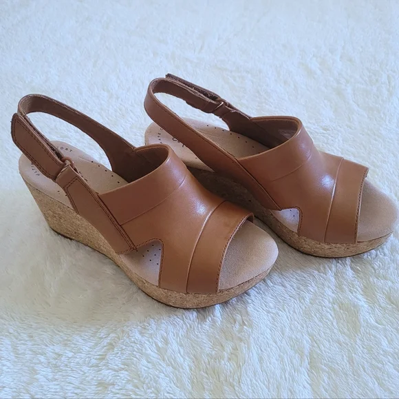 ✨️HP✨️ Clarks Annadel Ivory TAN Sandals - NIB - Picture 10 of 15